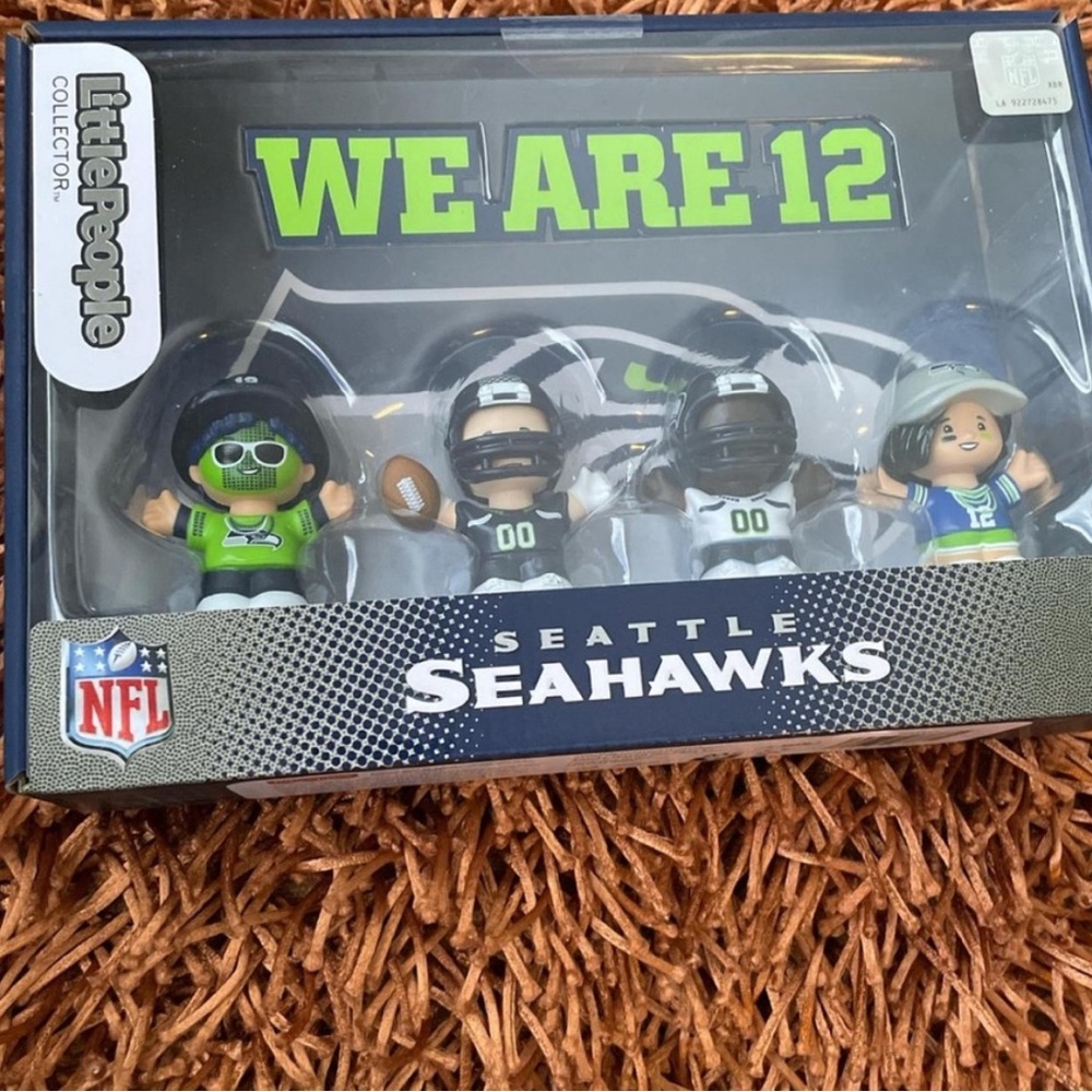 New In Box Seattle Seahawks Fisher Price Little People We Are 12